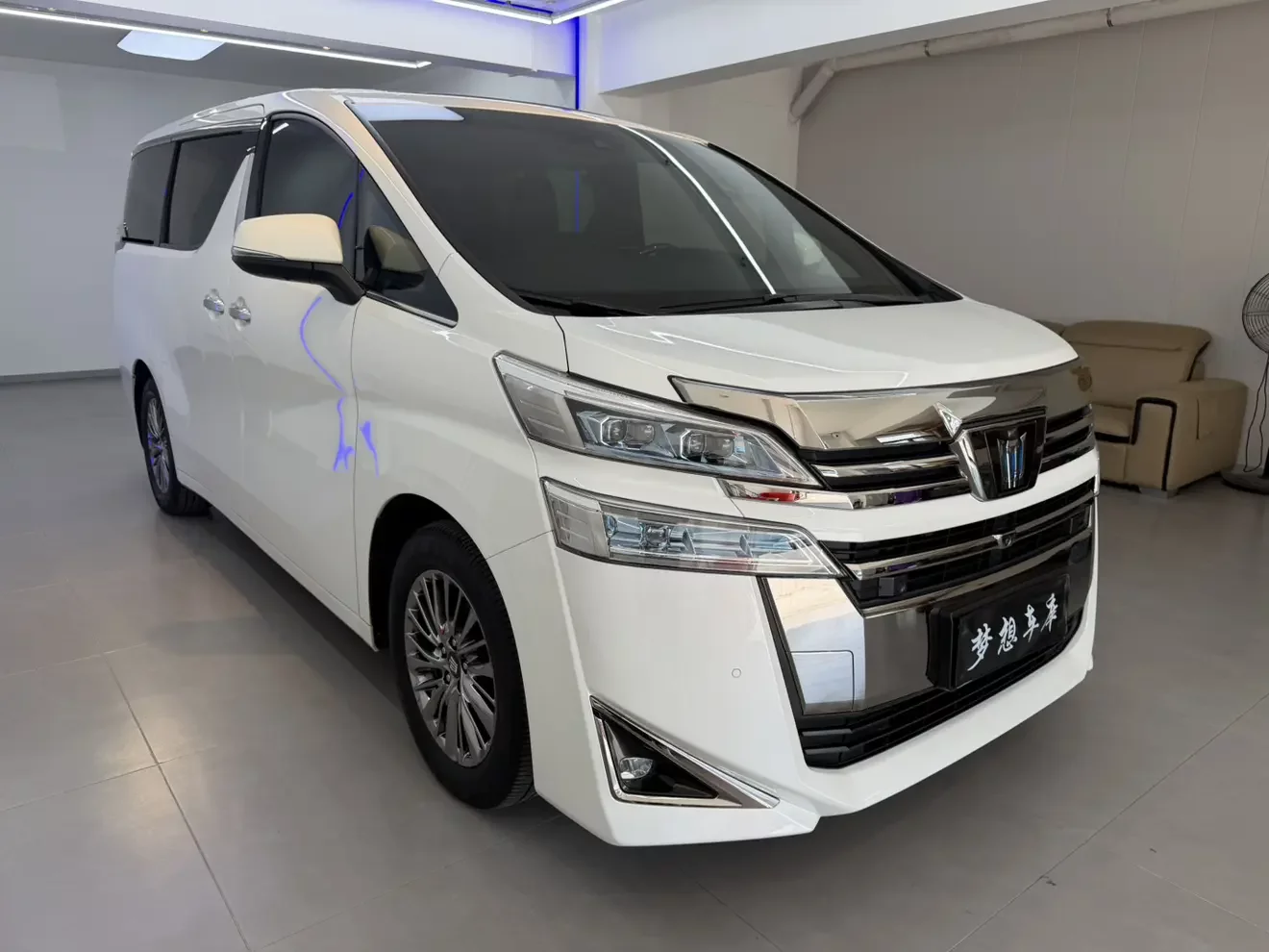 Toyota Crown Wellfire
