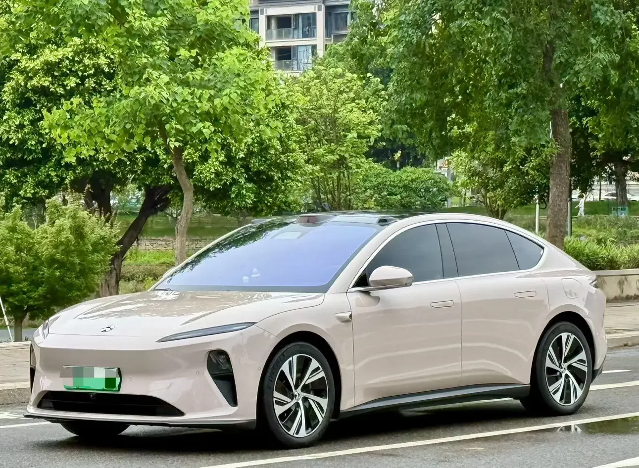 NIO ET5  из Китая