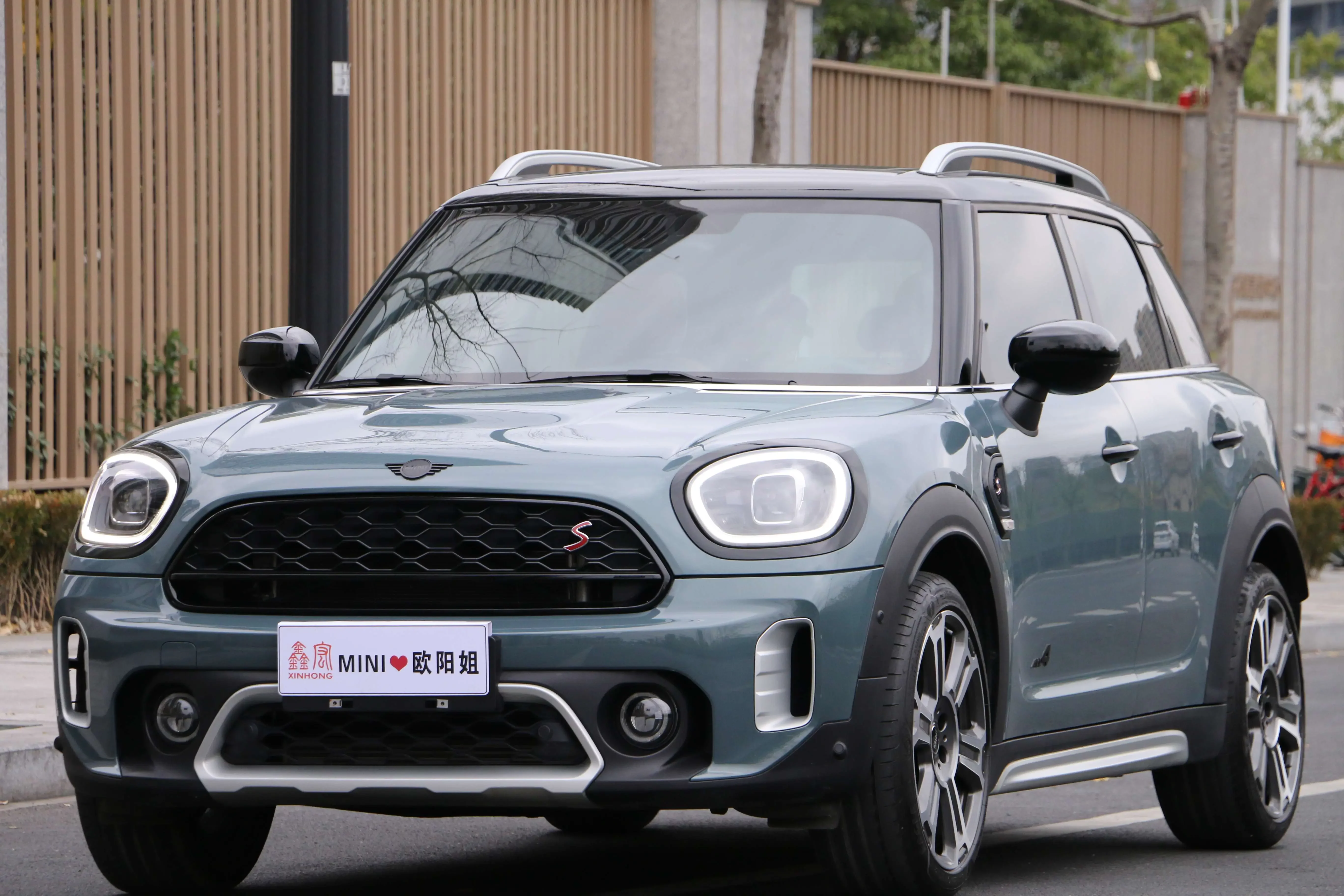 MINI COUNTRYMAN