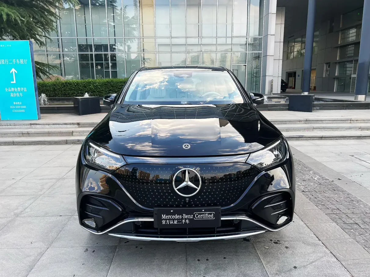Mercedes-Benz EQE SUV