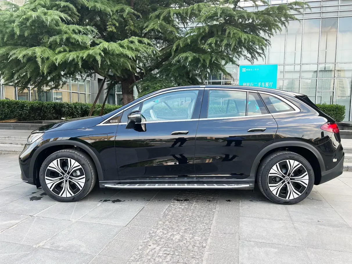 Mercedes-Benz EQE SUV