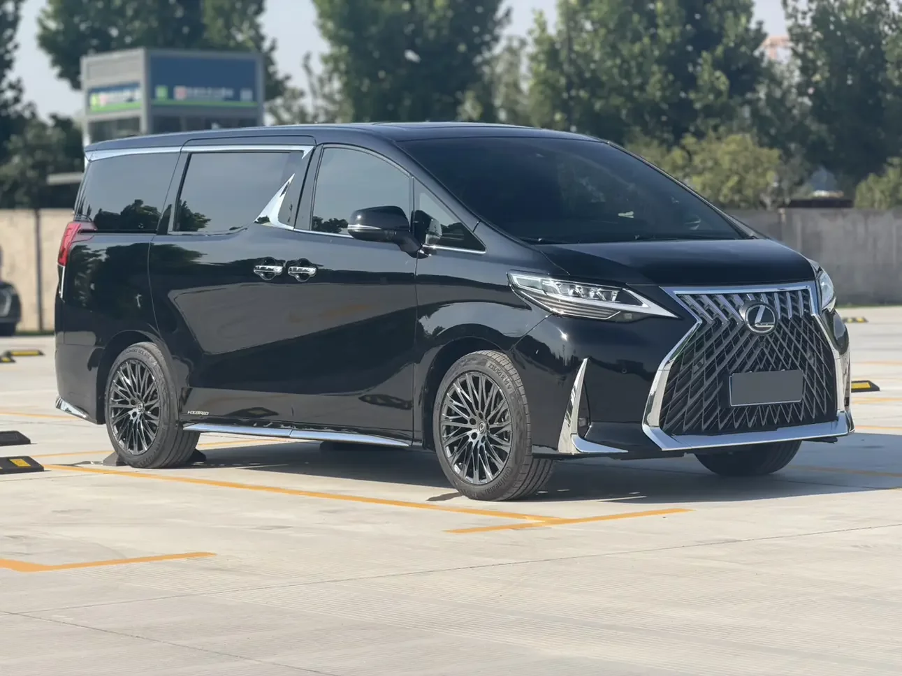 Toyota Crown Wellfire