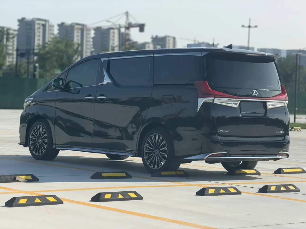 Toyota Crown Wellfire