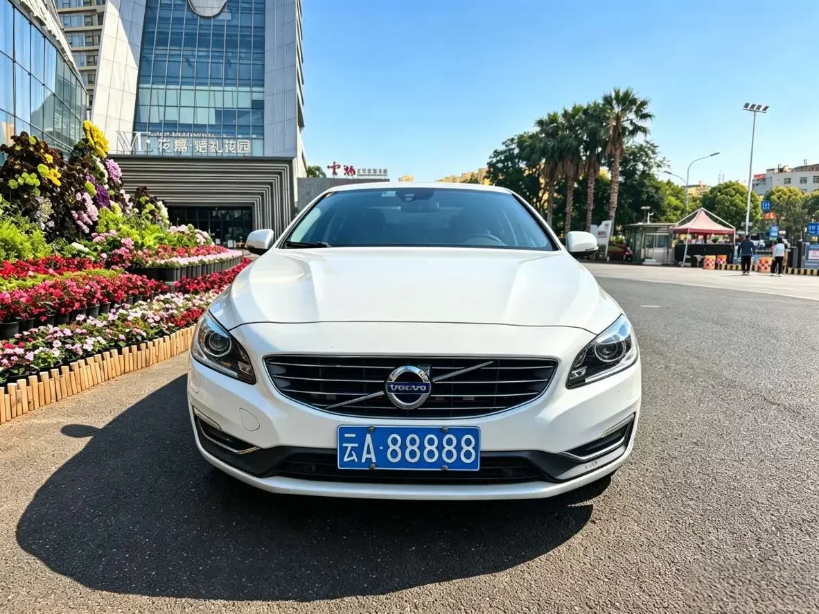 Volvo S60