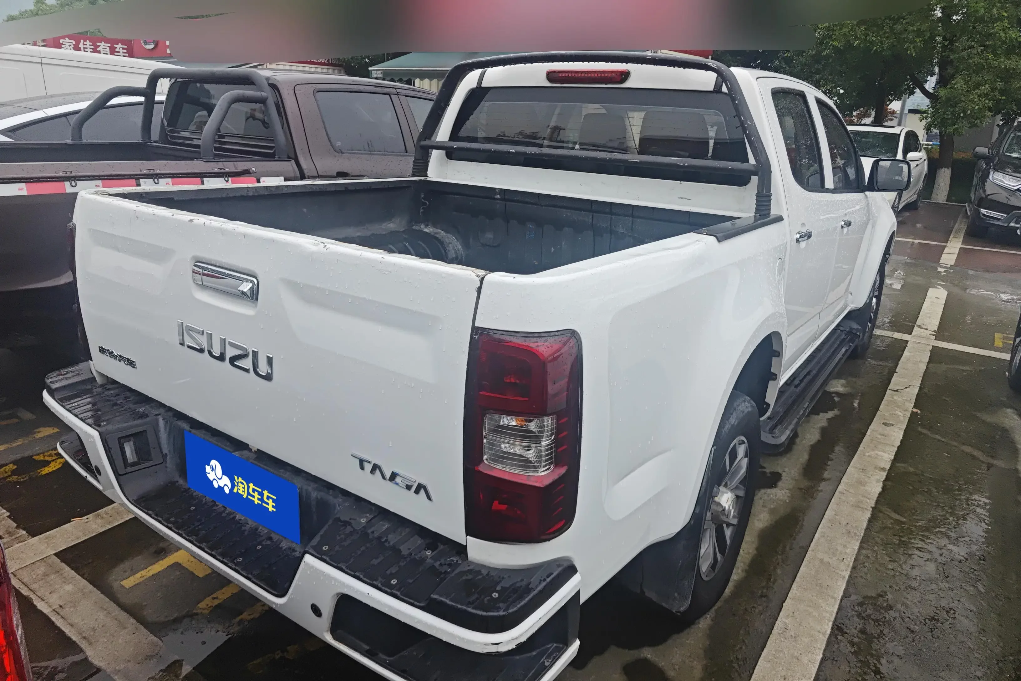 Isuzu TAGA Daka