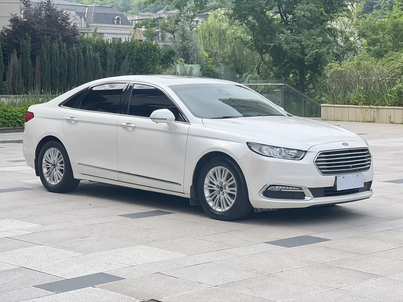Ford Taurus