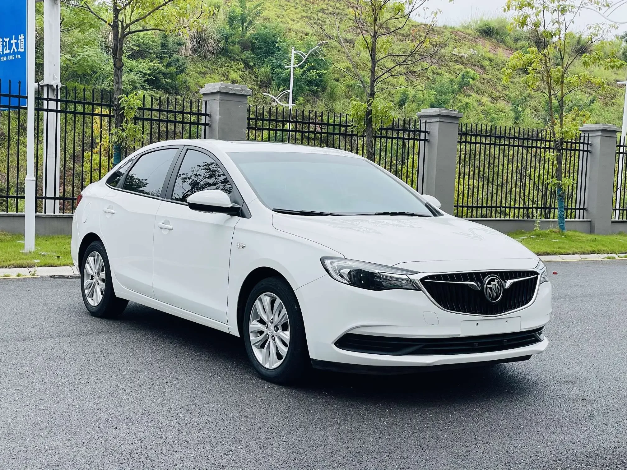 Buick Yinglang