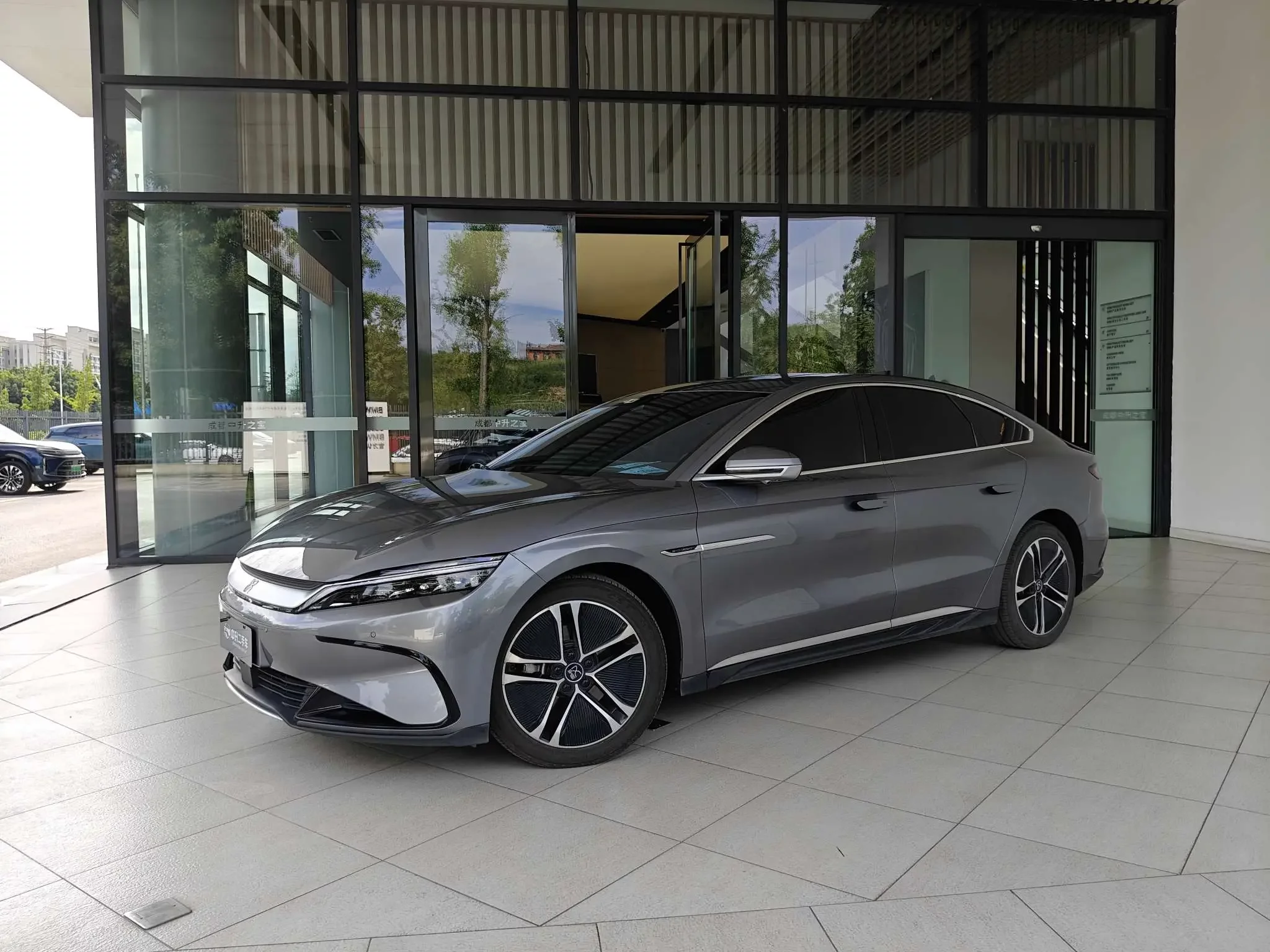 BYD Han EV