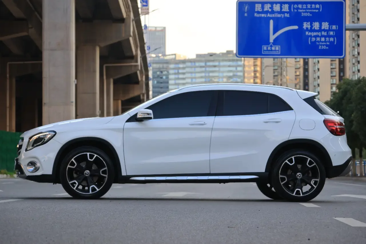 Mercedes-Benz GLA