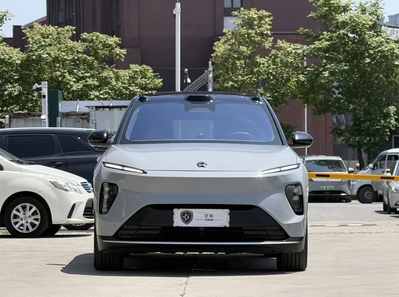NIO ES8