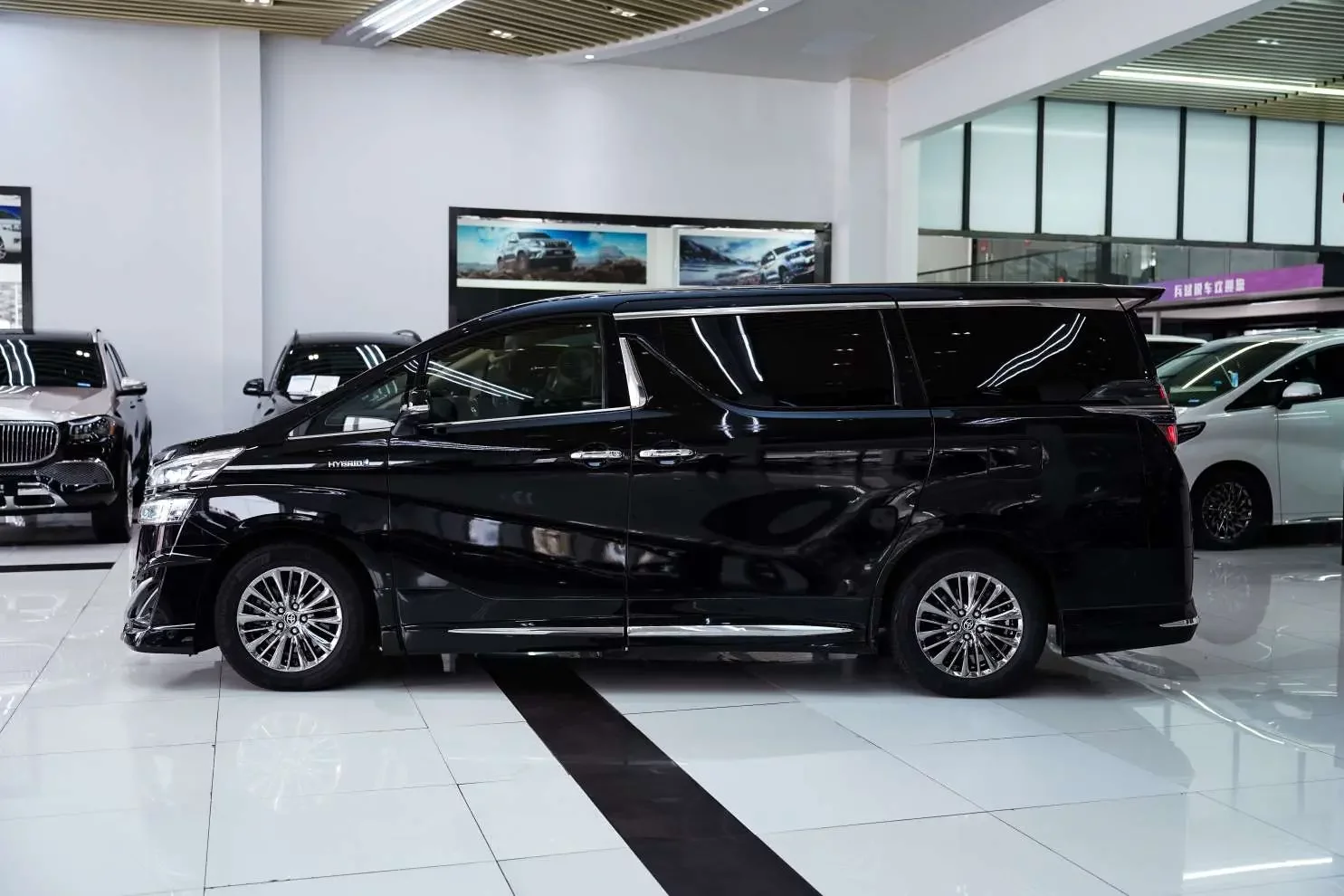 Toyota Crown Wellfire