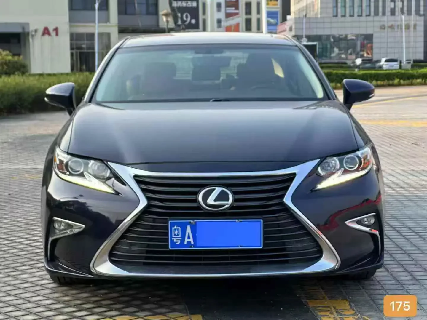 Lexus ES