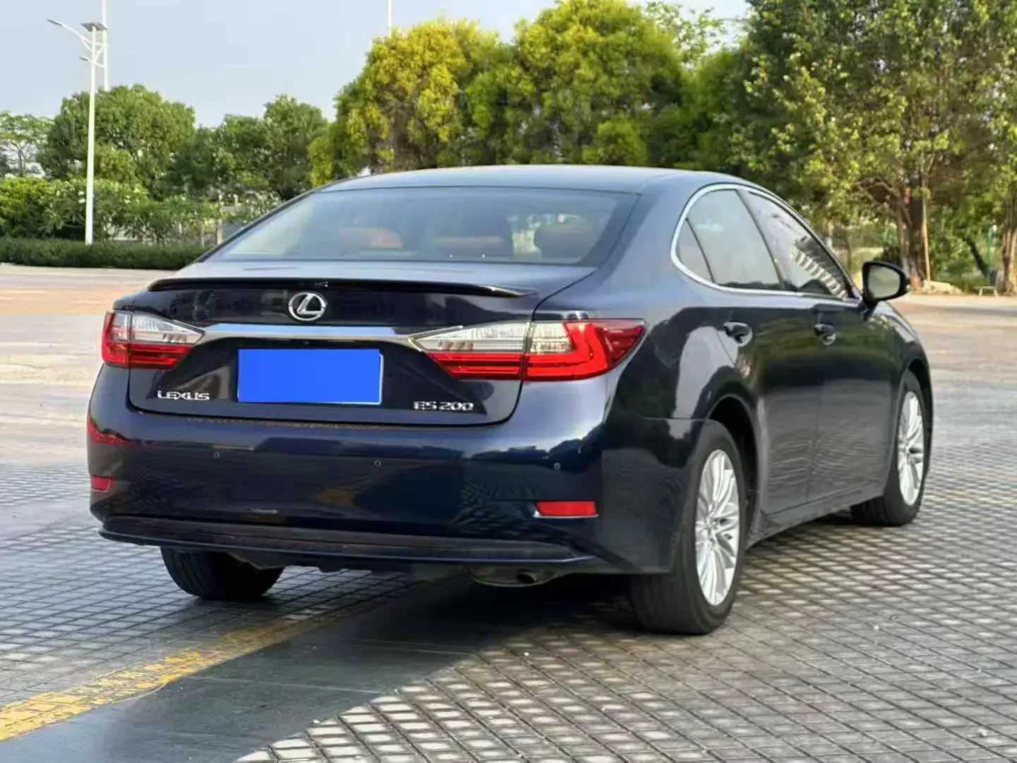 Lexus ES