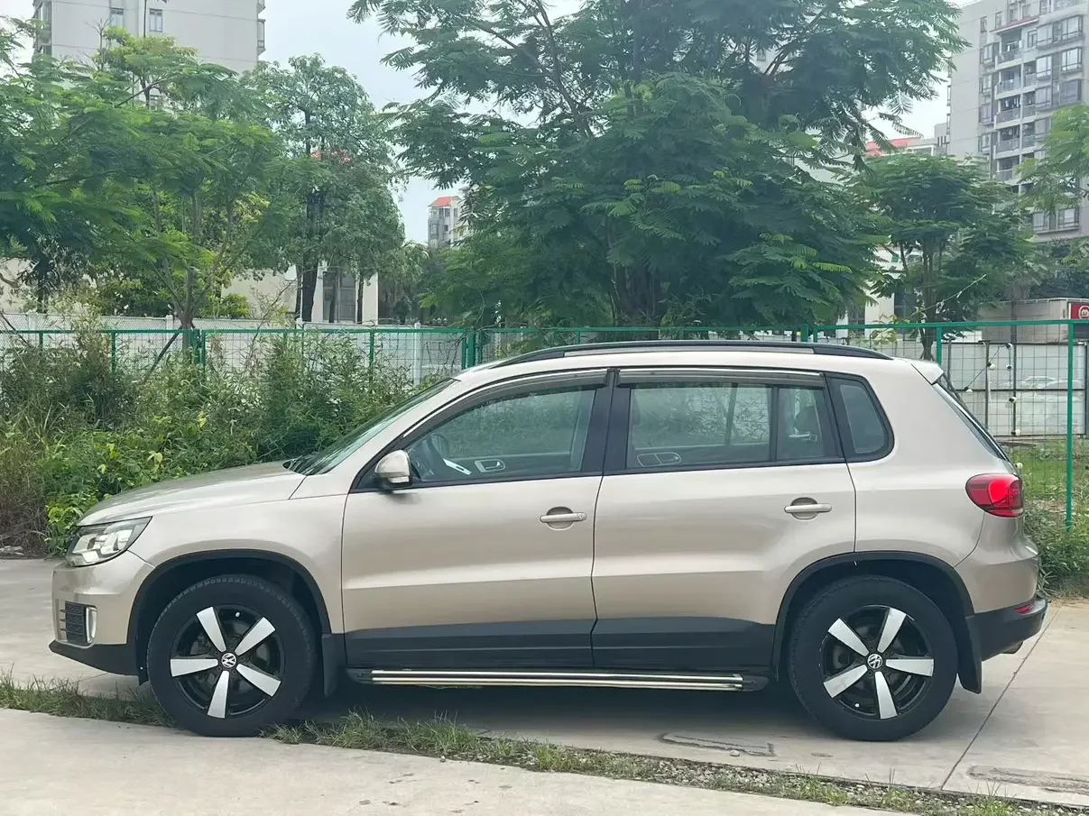 Volkswagen Tiguan (Tharu)