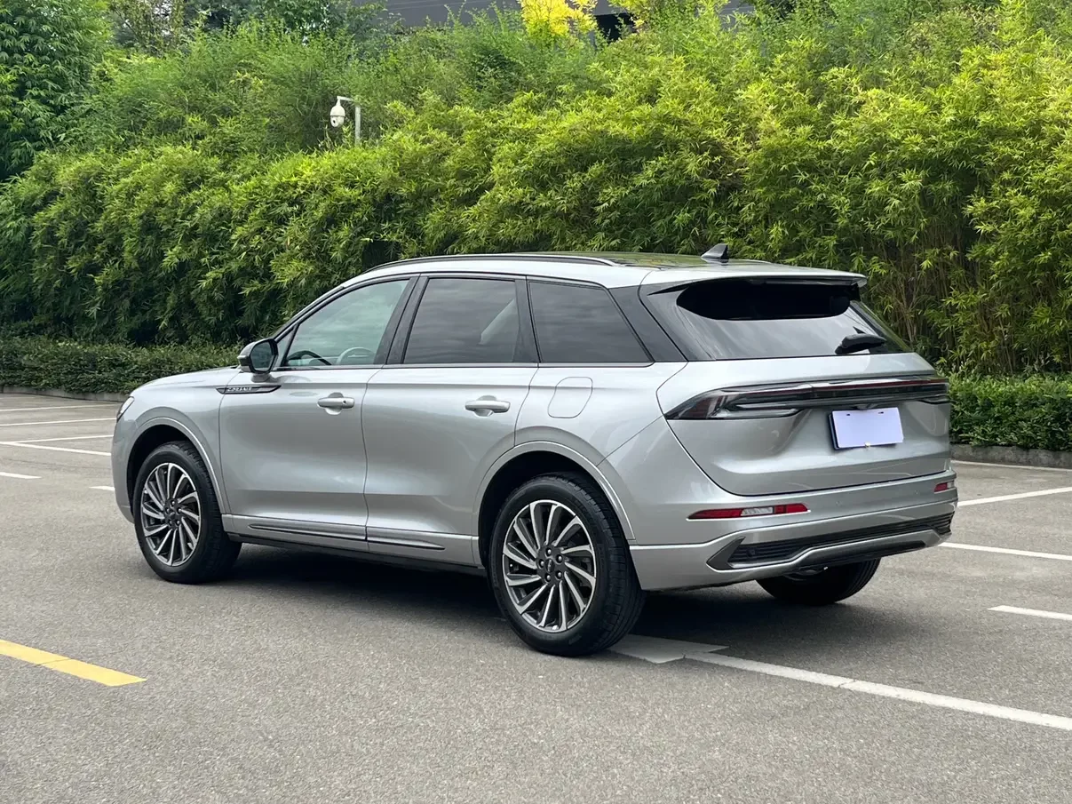 Lincoln adventurer