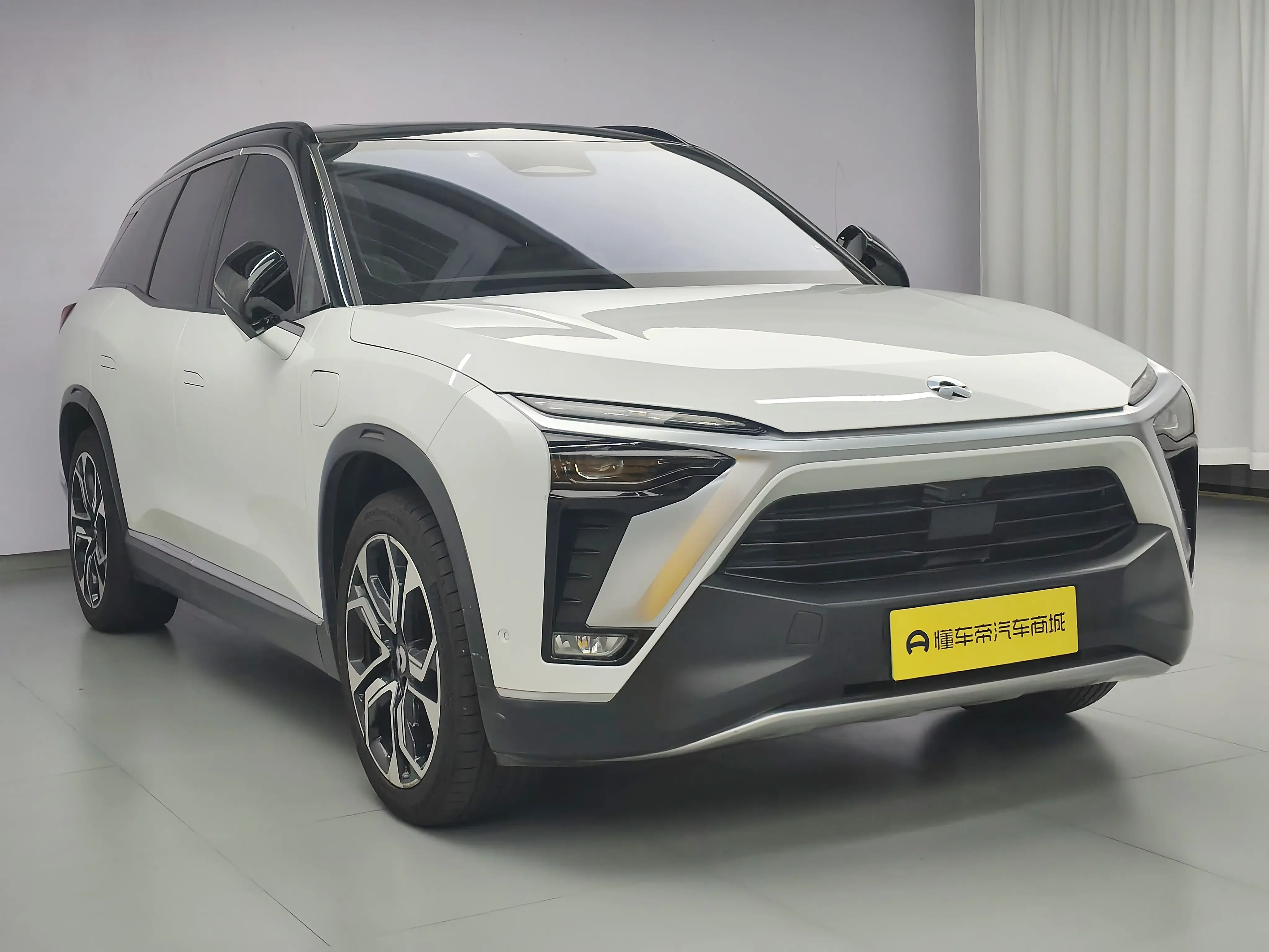 NIO ES8