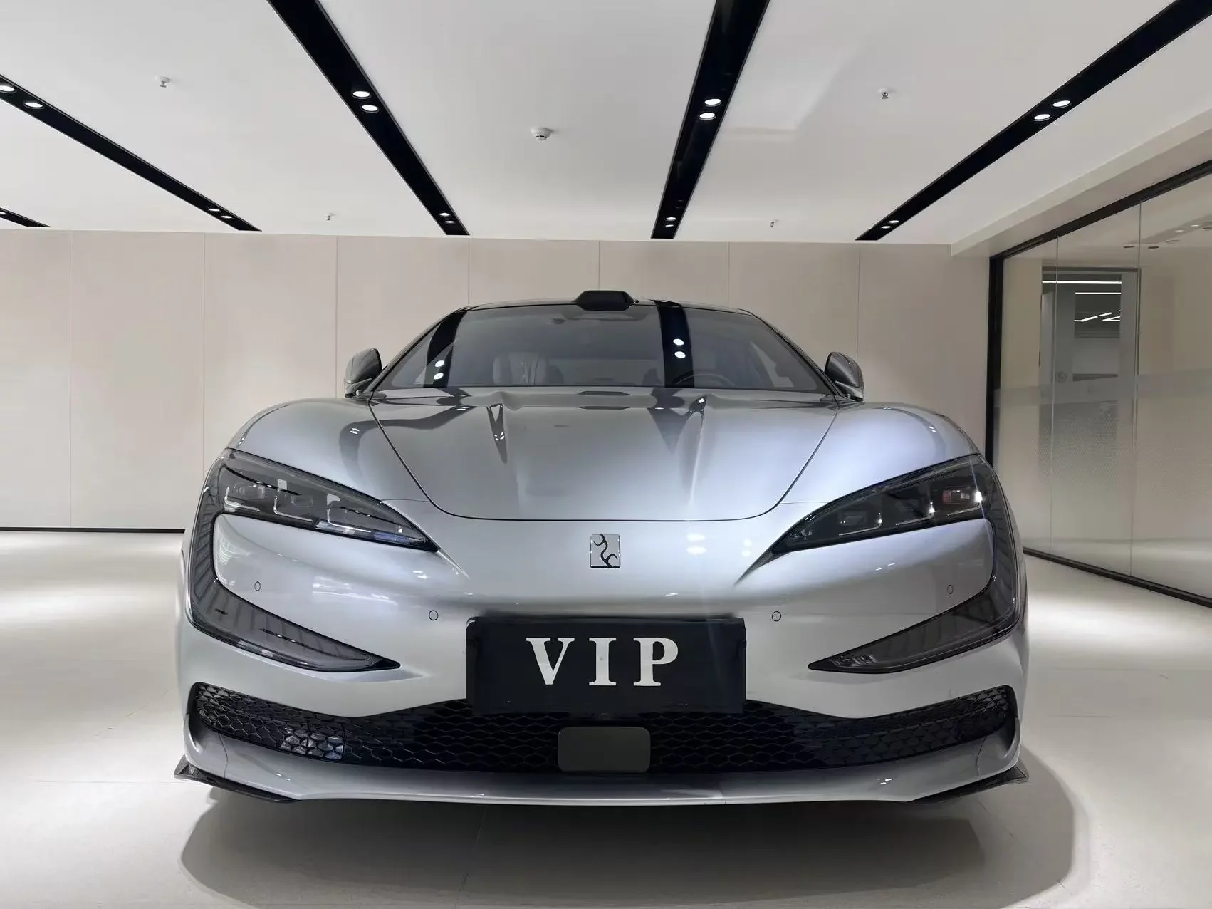 BYD Looking up at the U7 EV