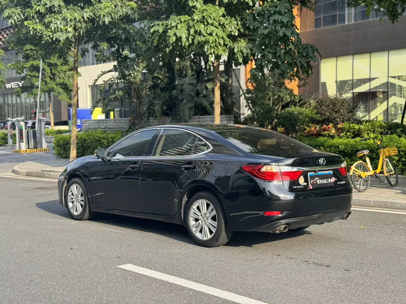 Lexus ES