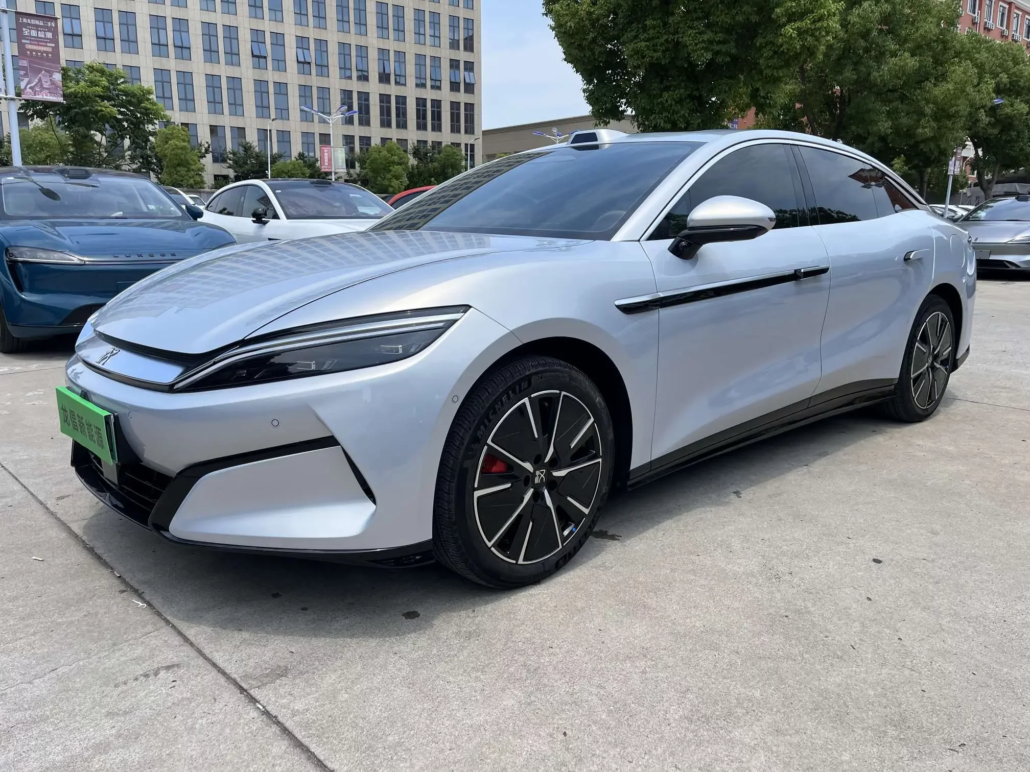 BYD Han L EV