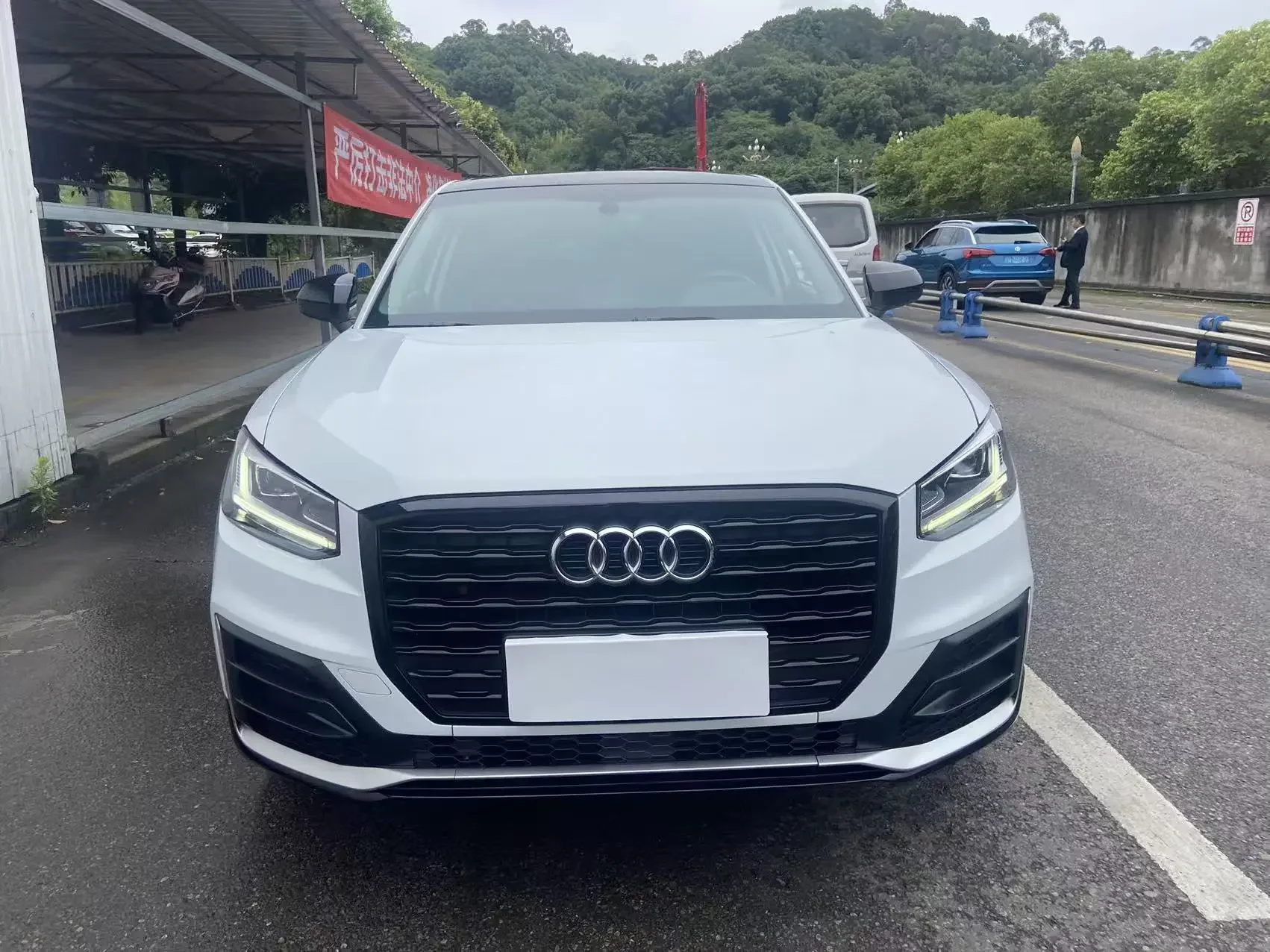 Audi Q2L