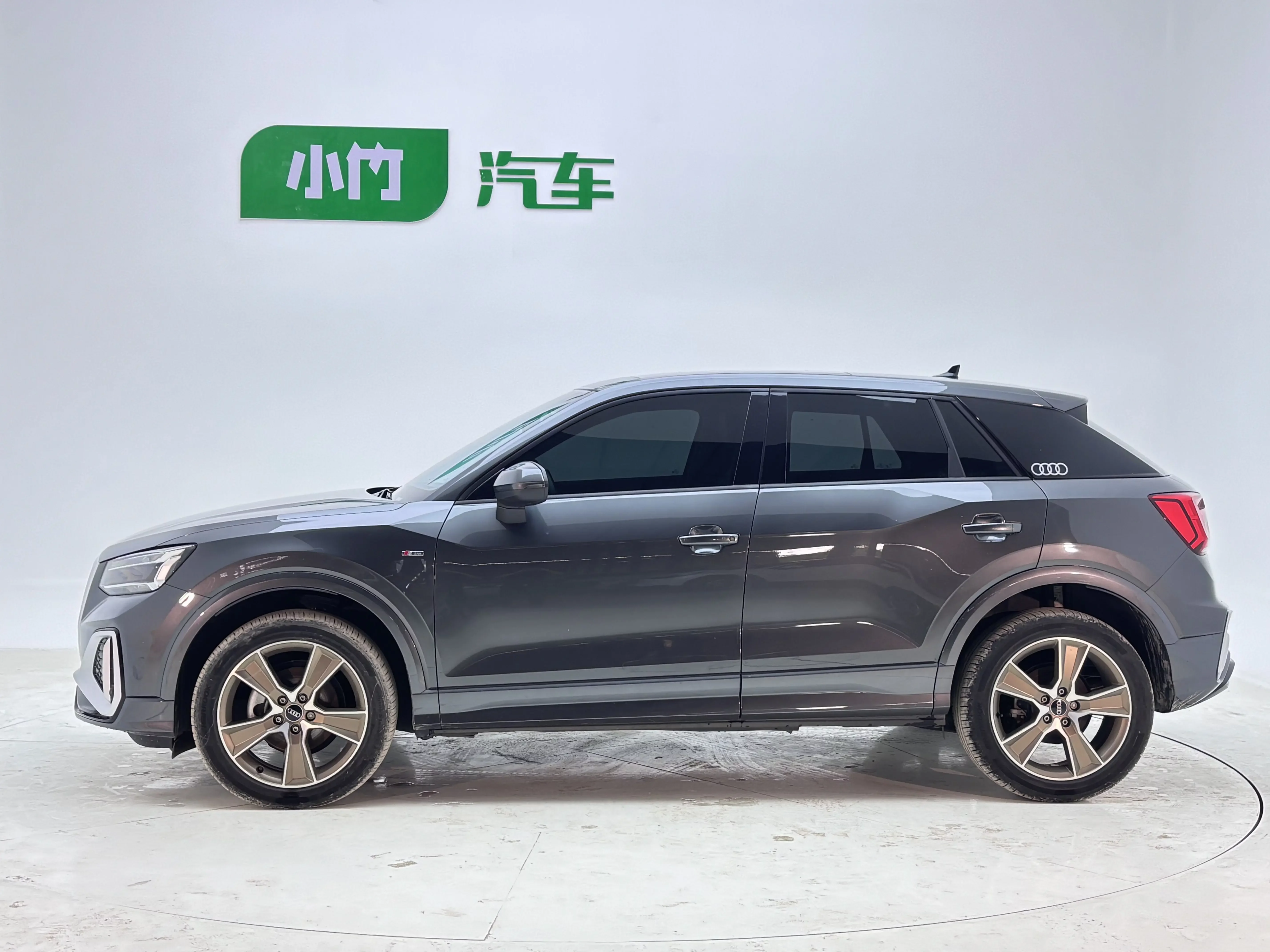 Audi Q2L
