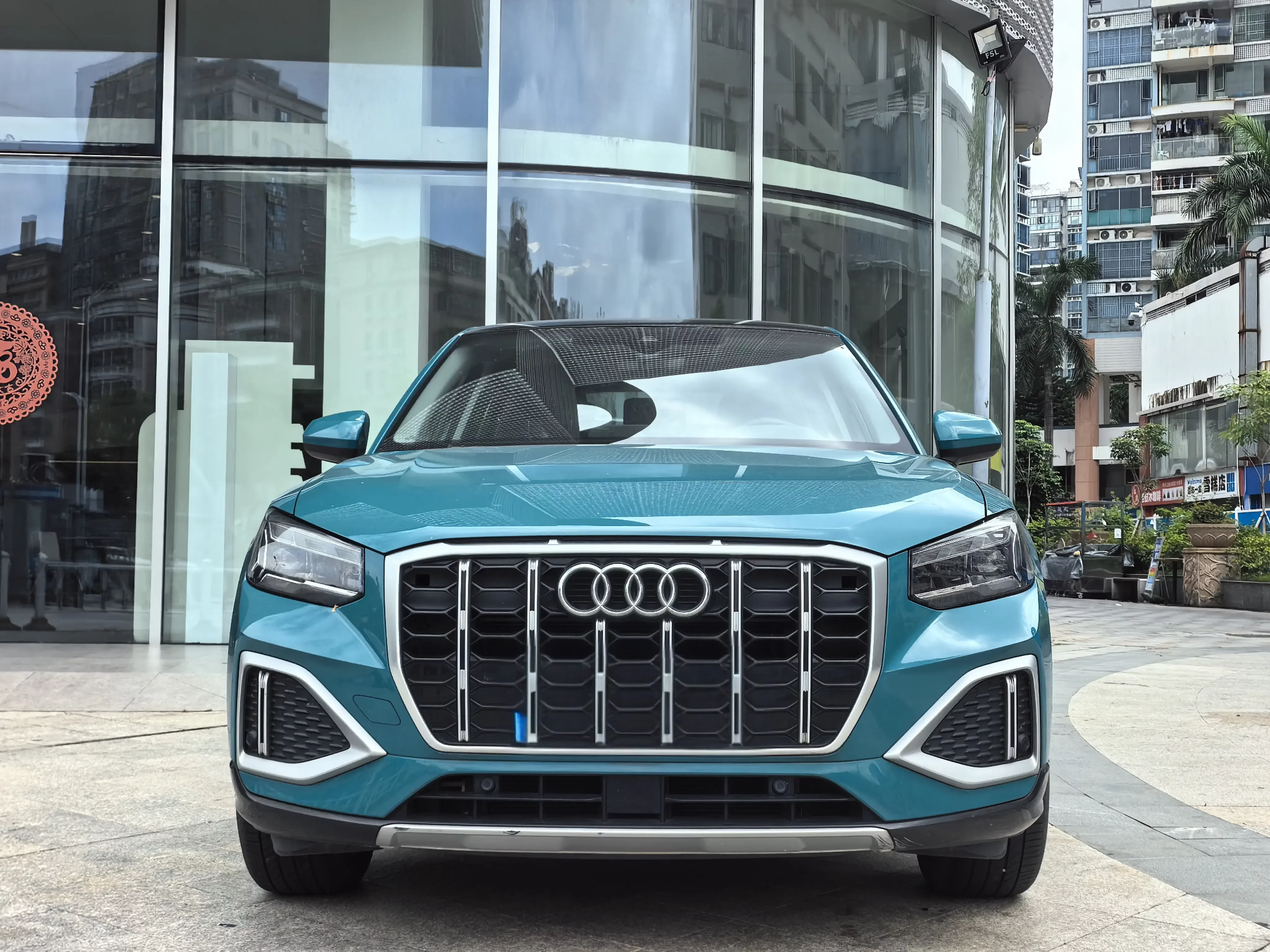Audi Q2L