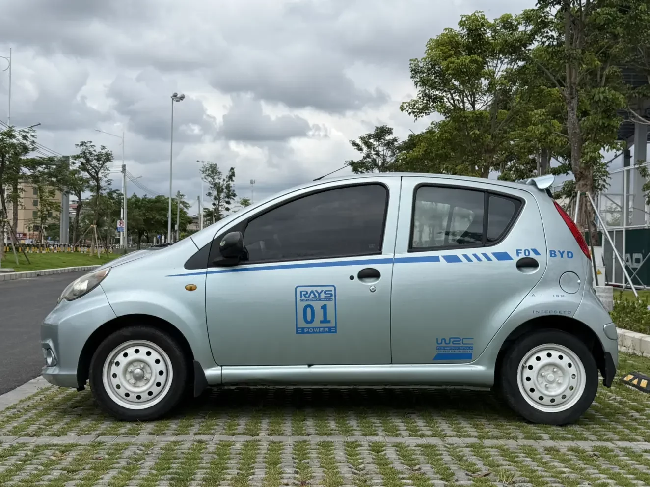 BYD F0