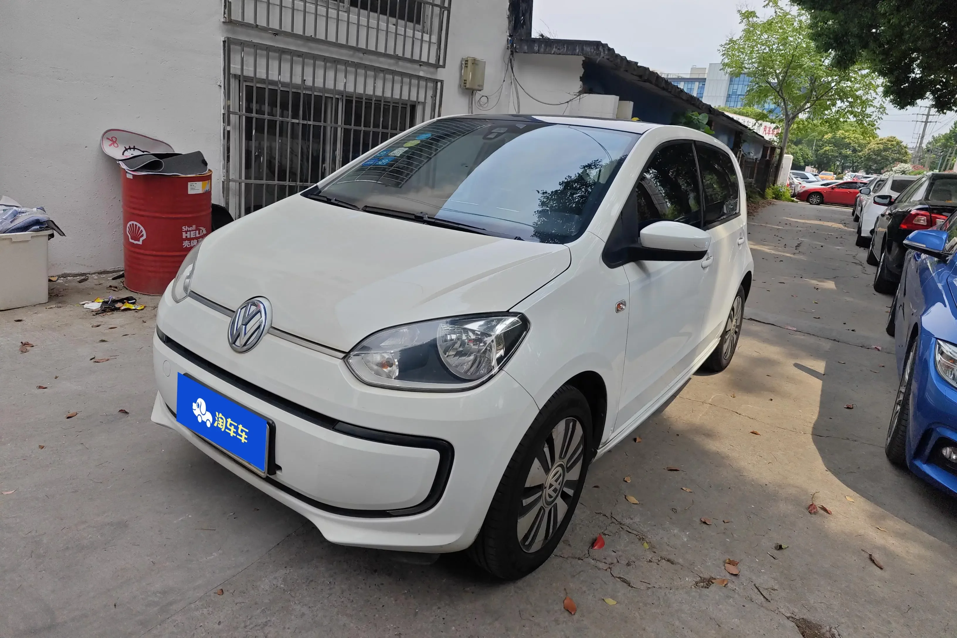 Volkswagen e-up!