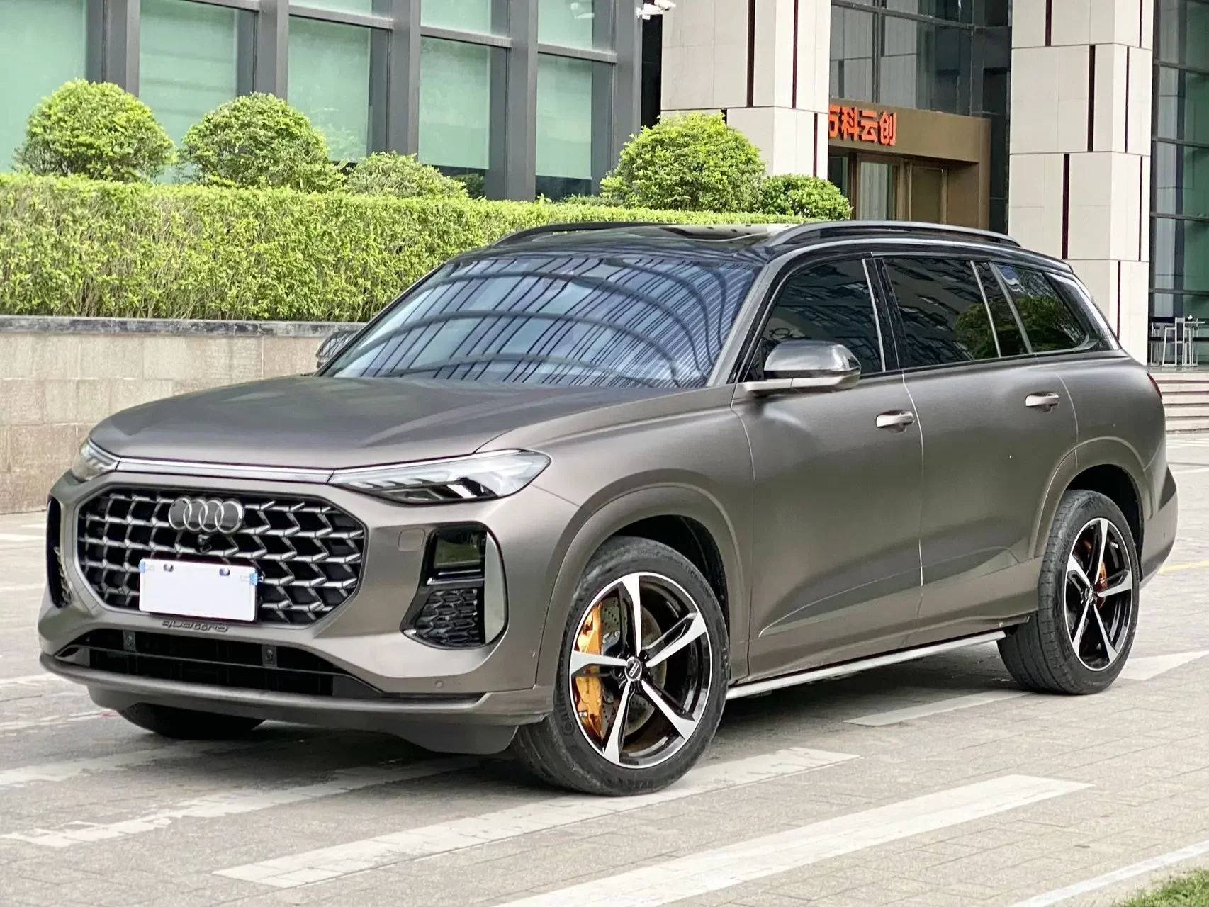 Audi Q6