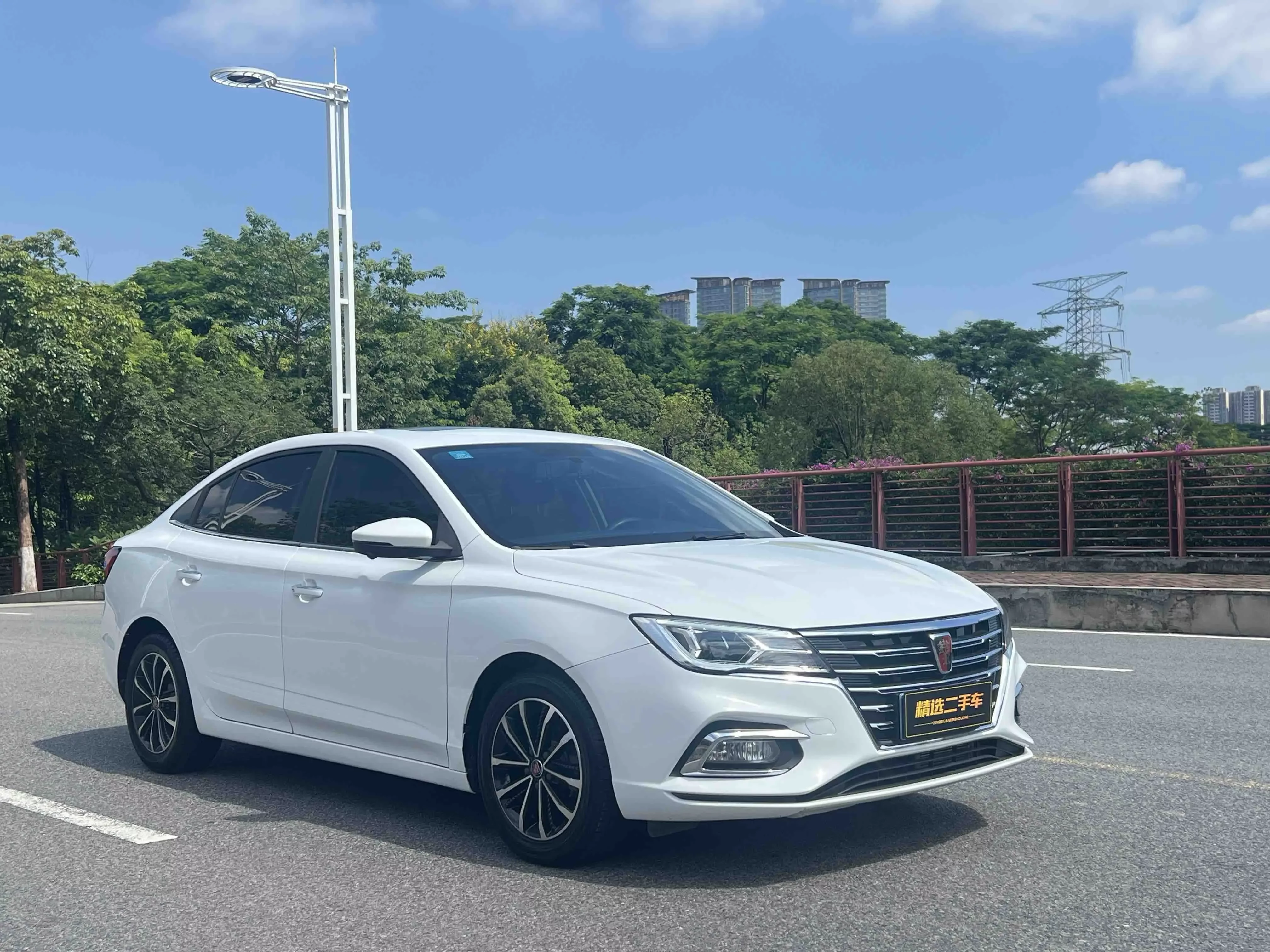 Roewe i5