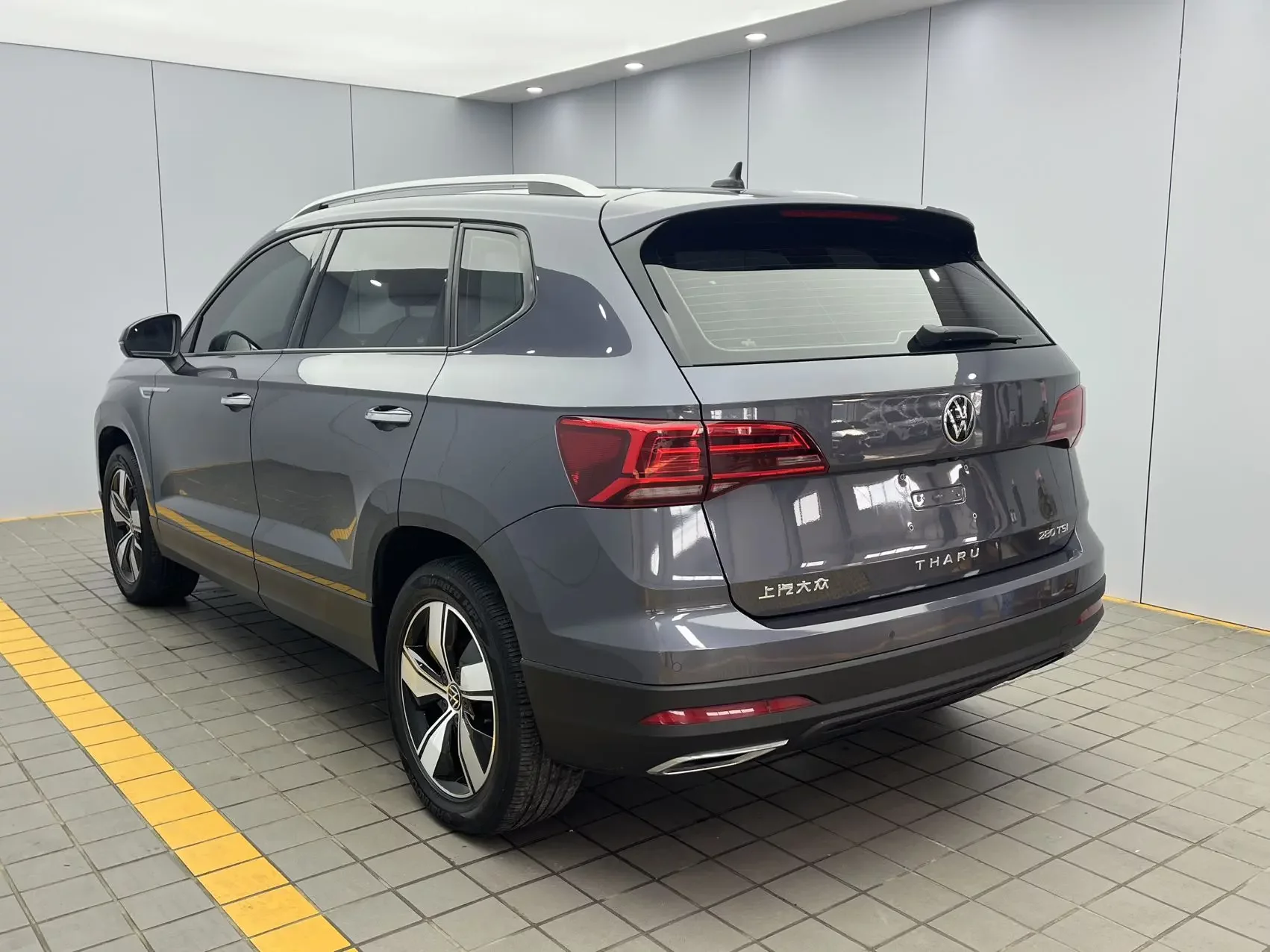 Volkswagen Tharu