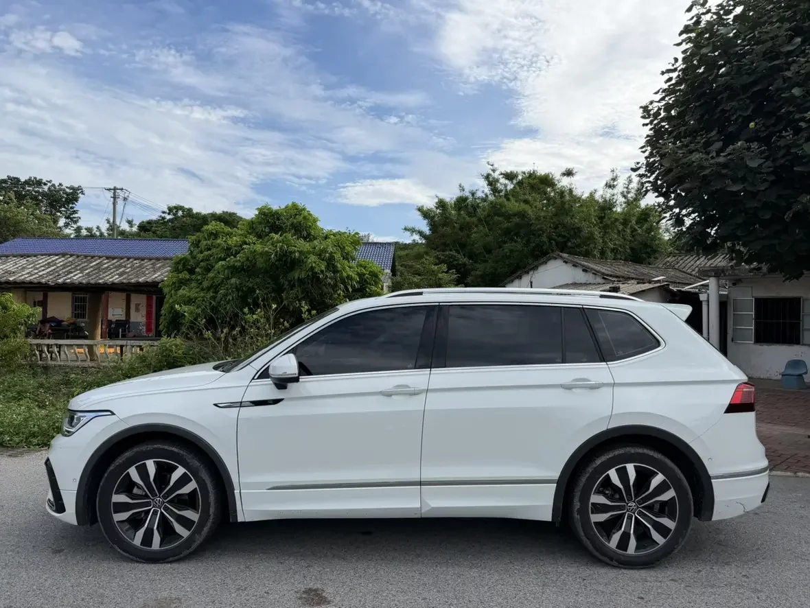 Volkswagen Tiguan L