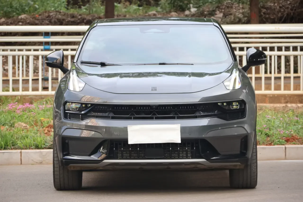 Lynk & Co 05
