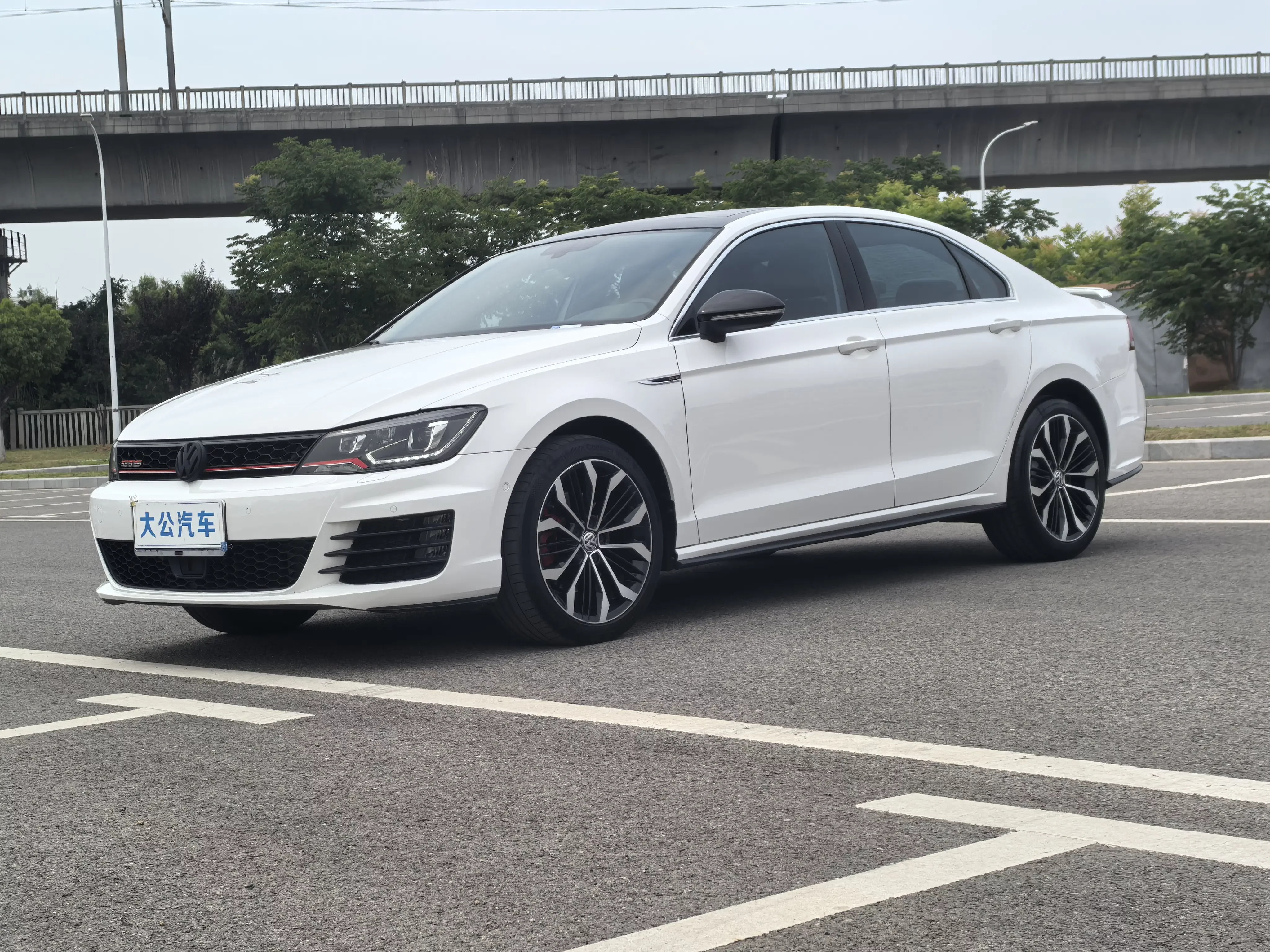 Volkswagen Lamando
