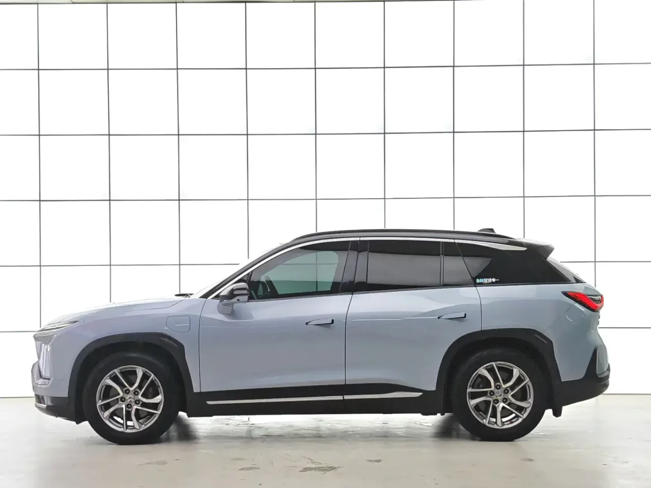 NIO ES6