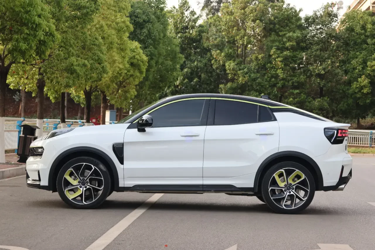Lynk & Co 05