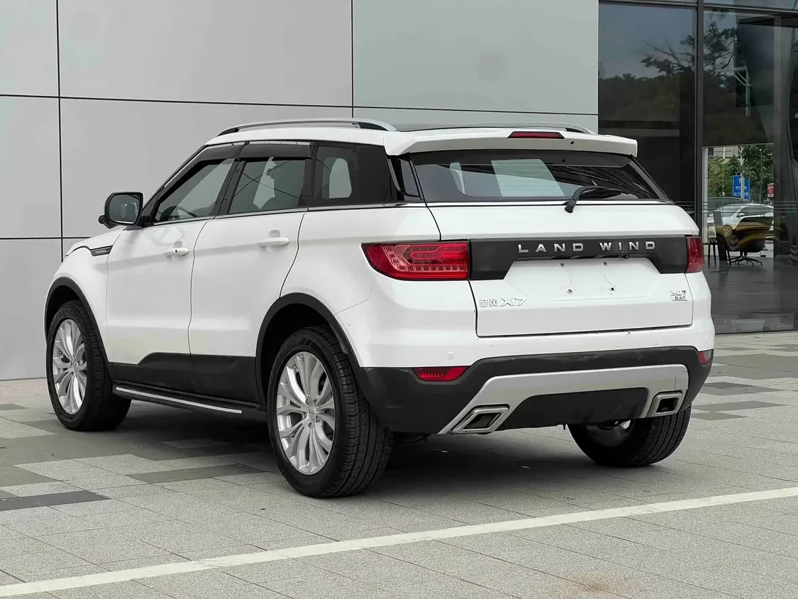 Lu Feng Landwind X7