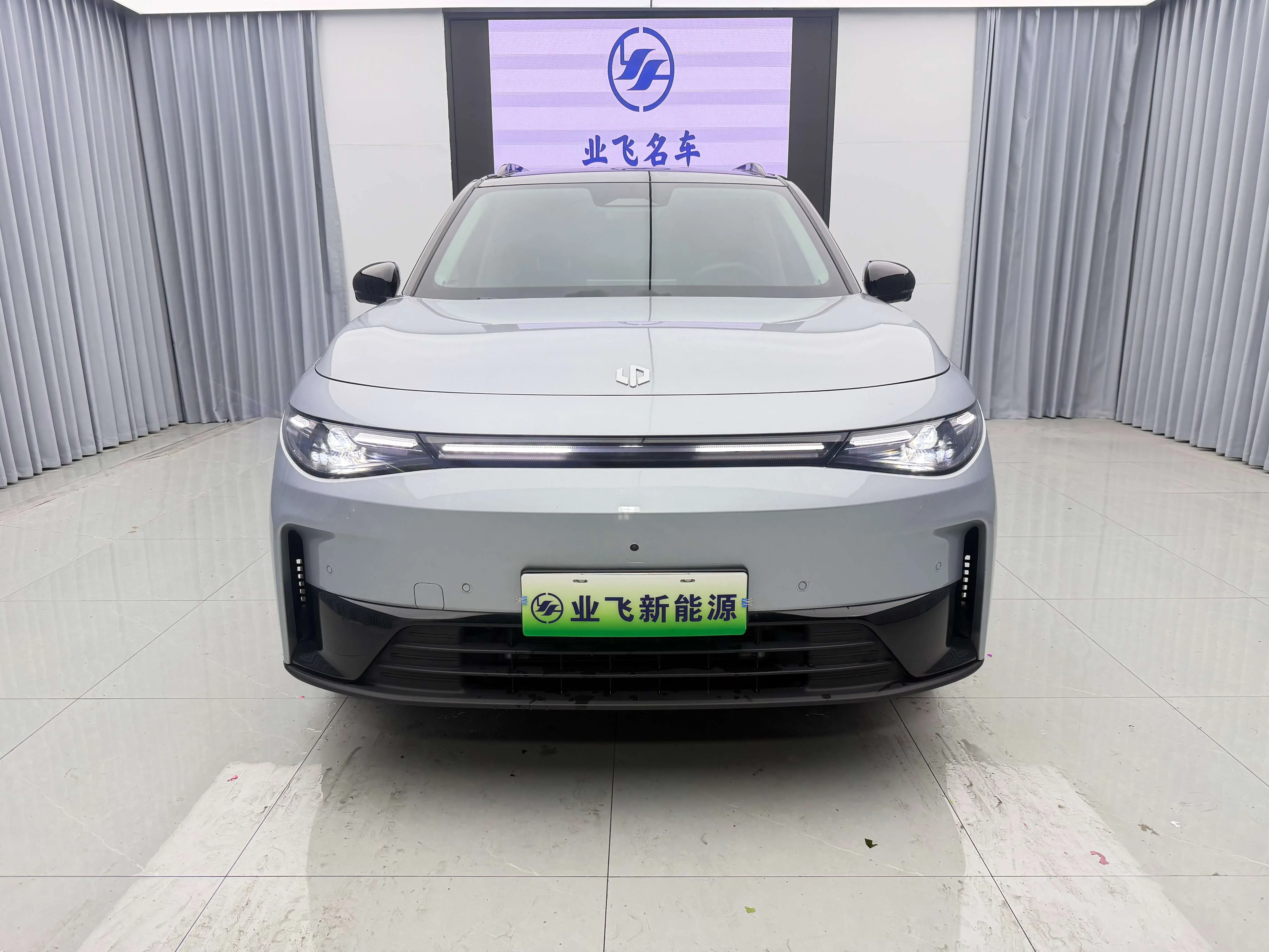 Leapmotor C16