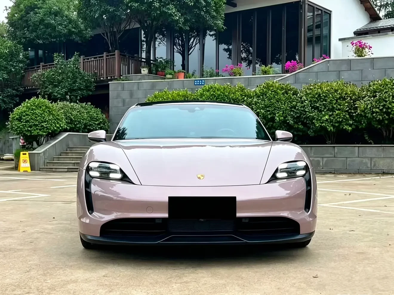 Porsche Taycan