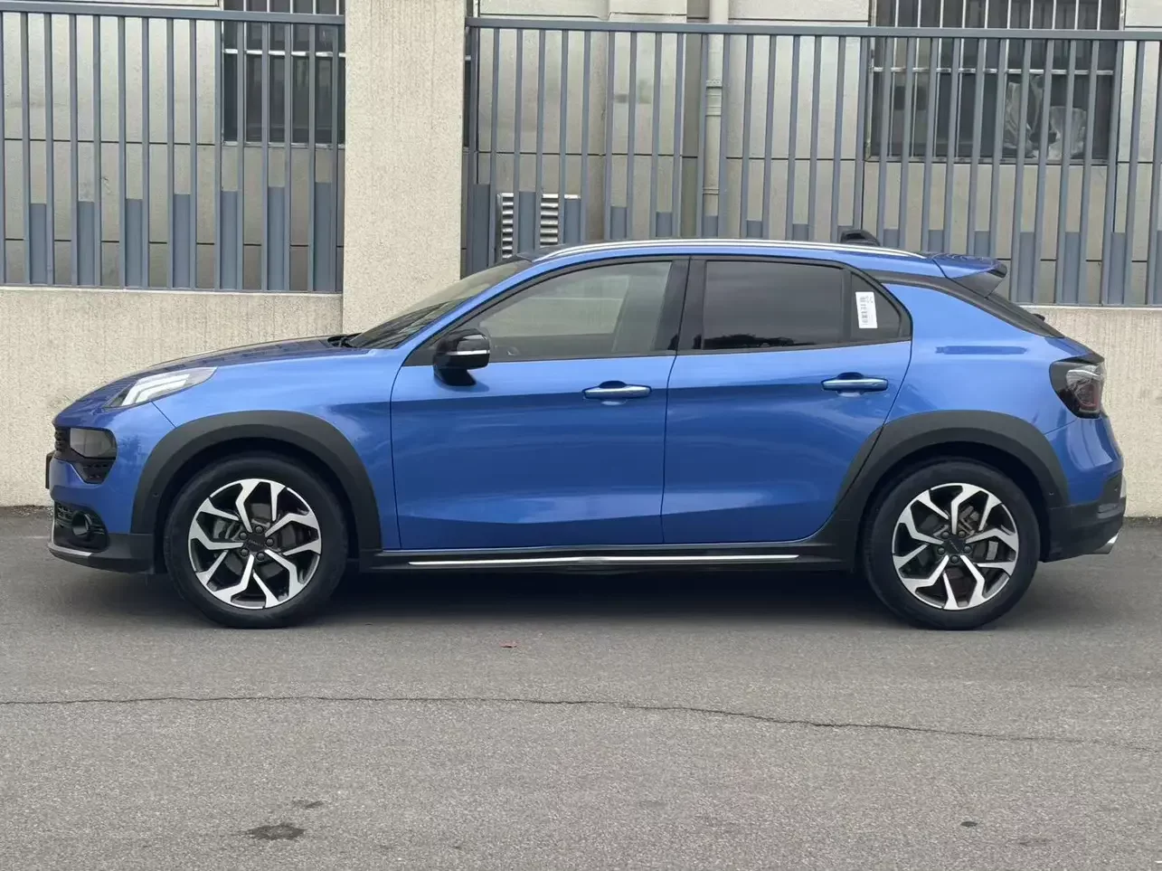 Lynk & Co 02