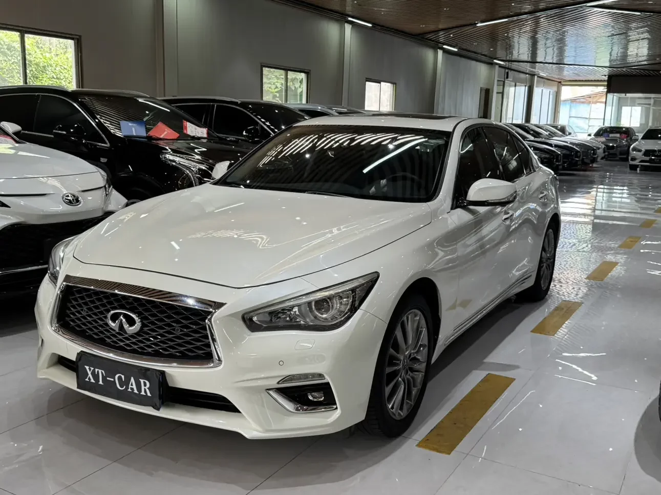 Infiniti Q50L
