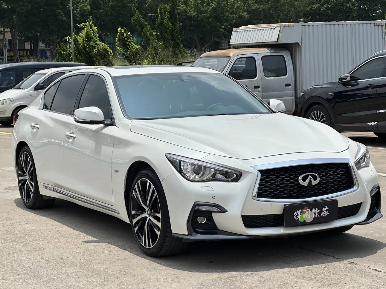 Infiniti Q50L