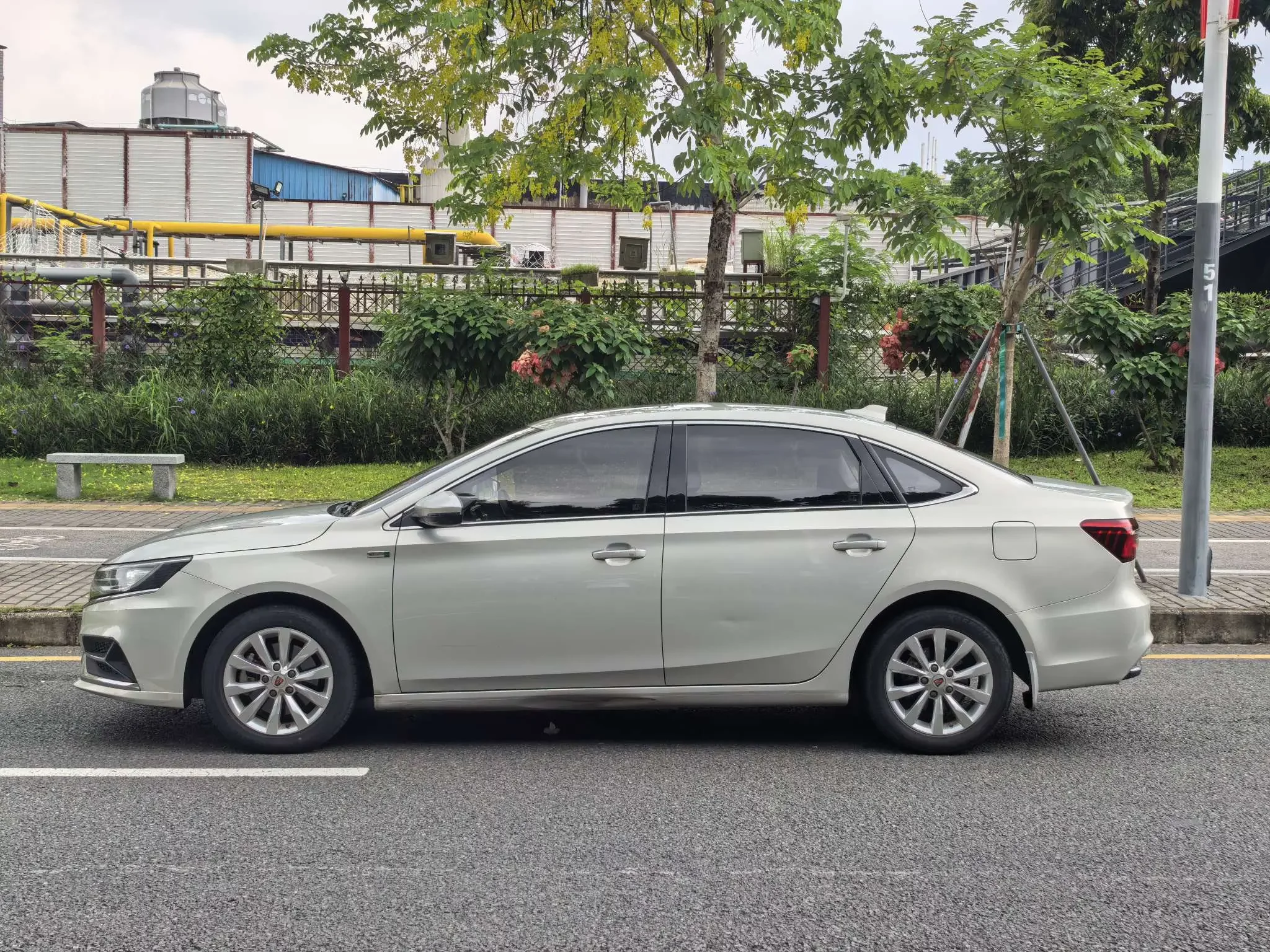 Roewe ei6