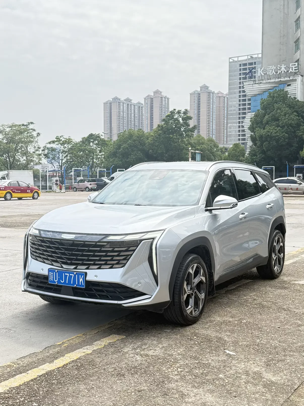 Geely Atlas L
