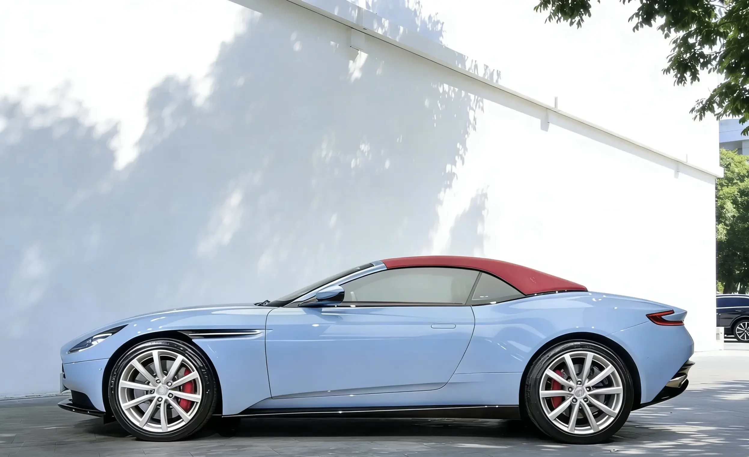 Aston Martin DB11