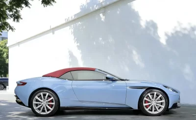 Aston Martin DB11