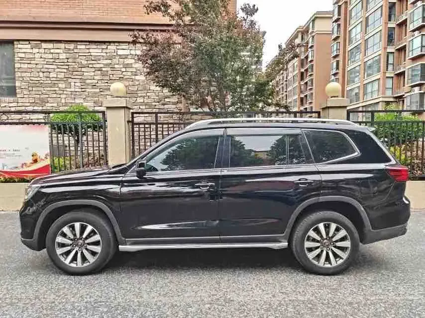 Roewe RX8