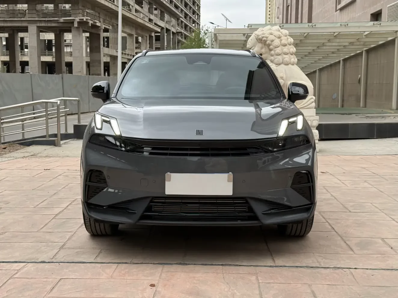 Lynk & Co 06