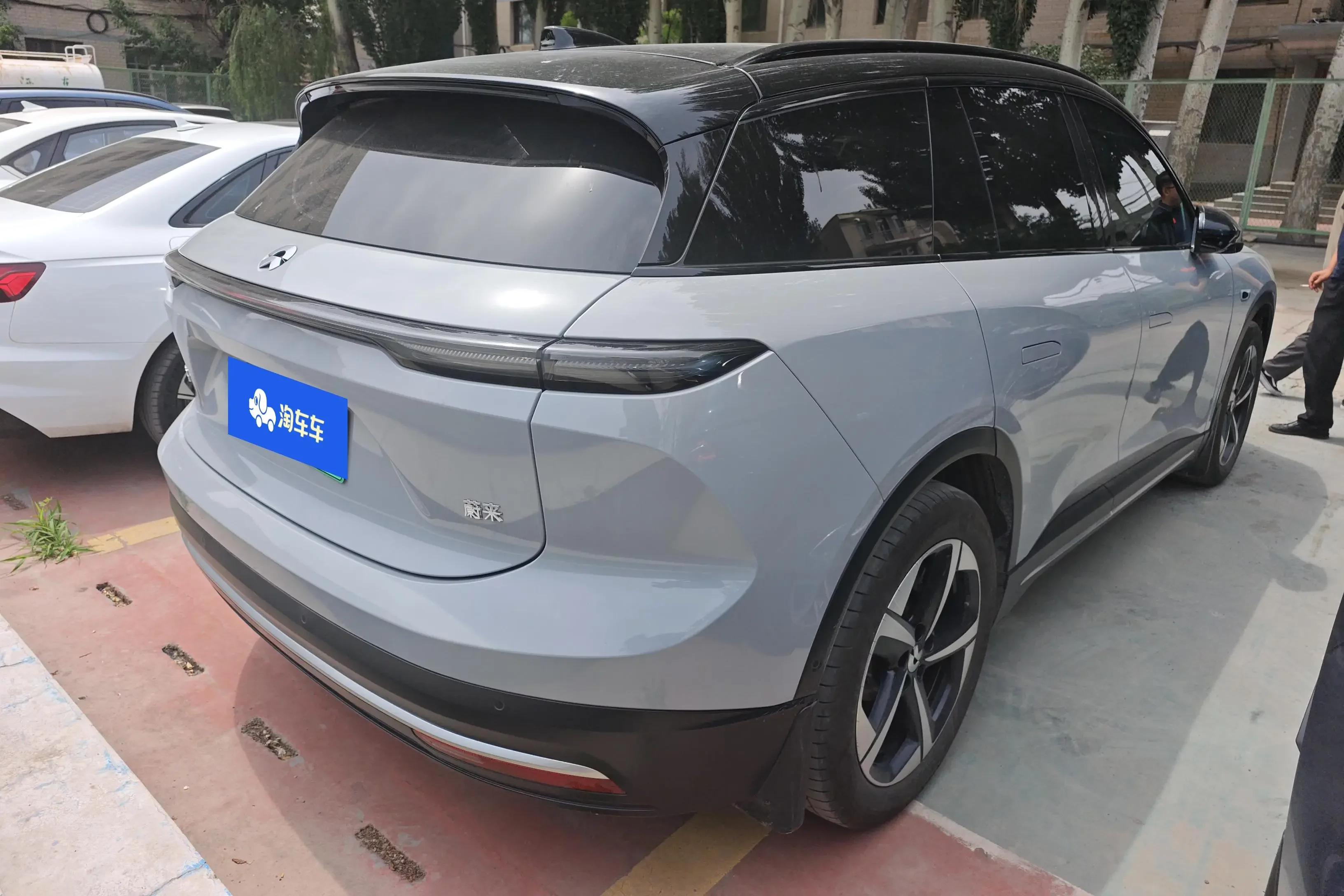NIO ES6