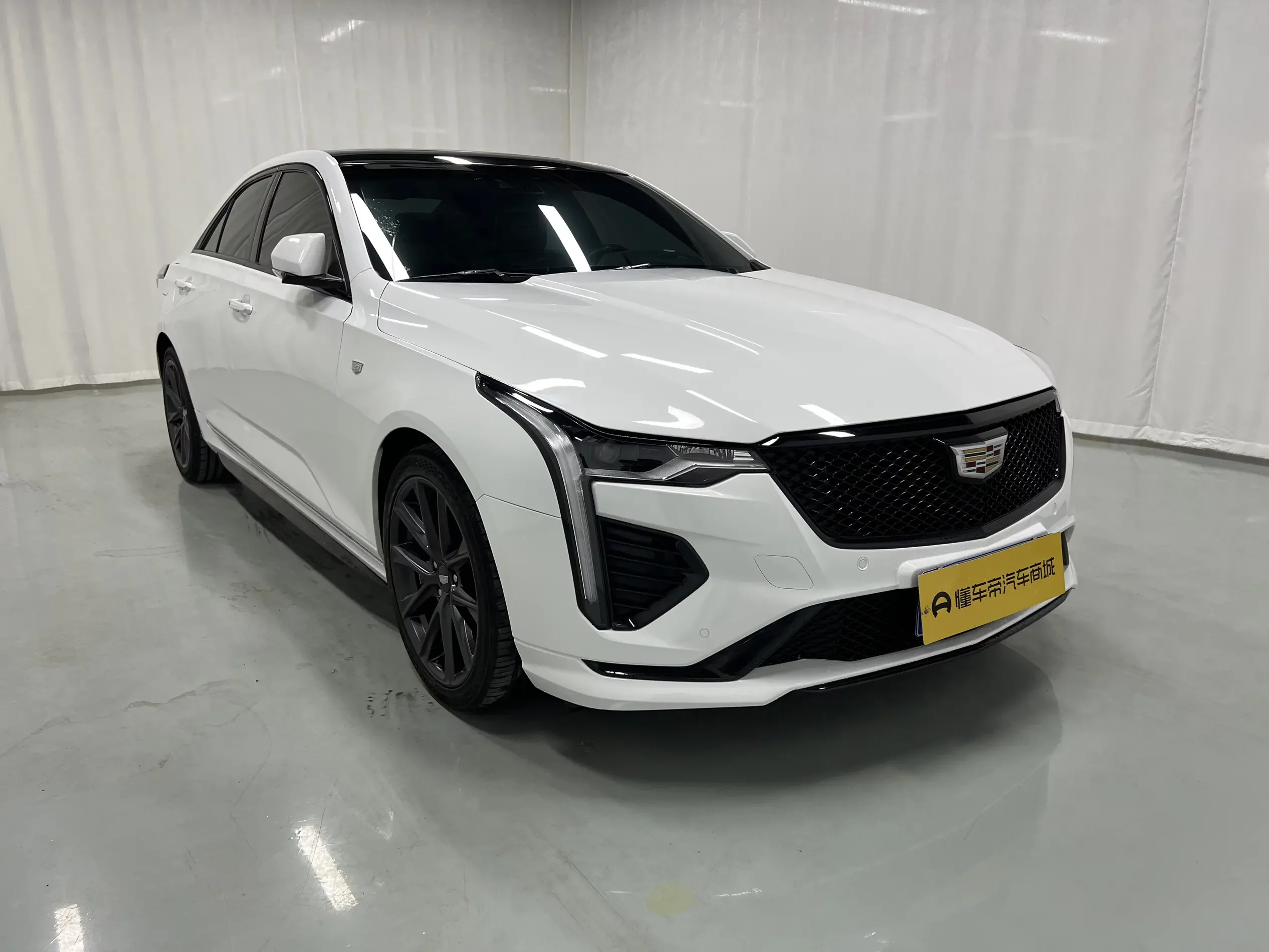 Cadillac CT4